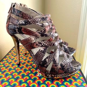 Jennifer Lopez stiletto high heels. USED